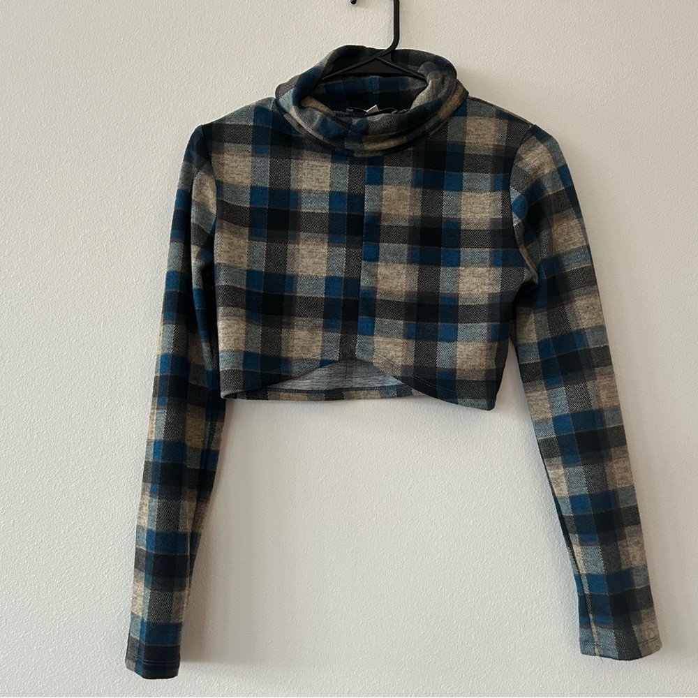 HYFVE Blue and Gray Plaid Cropped Turtleneck Sweater